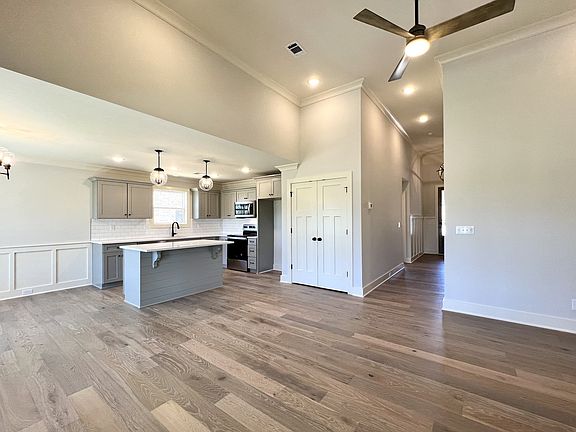 4th image of 1024 Jackston Mack Way #20
