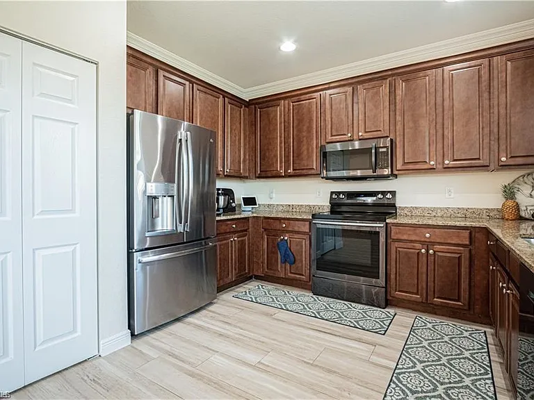11031 Yellow Poplar Dr — Photo 8