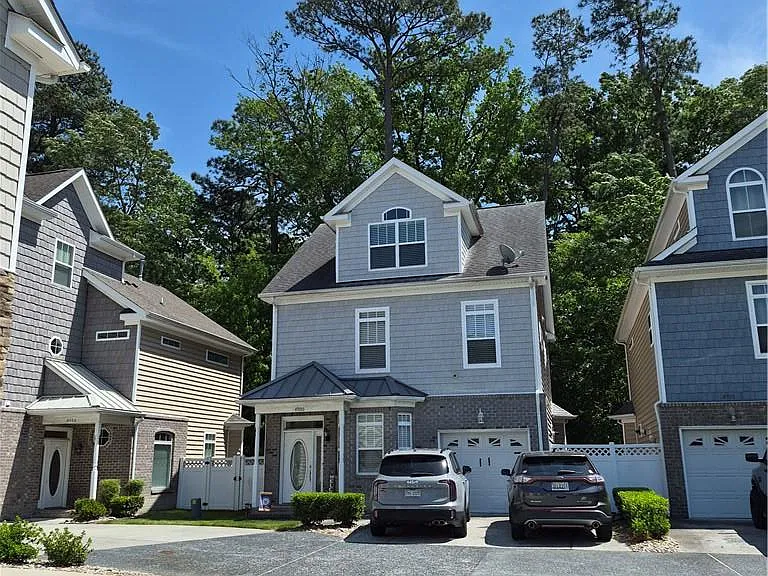 4900 Boyle Ct — Photo 1