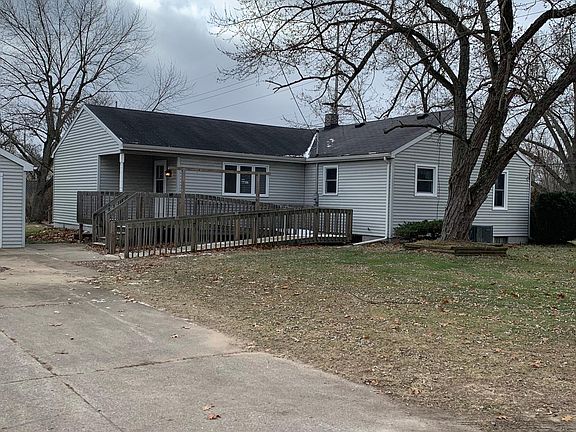 Large back deck includes handicap accessible ramp for easy access and easy move-in!