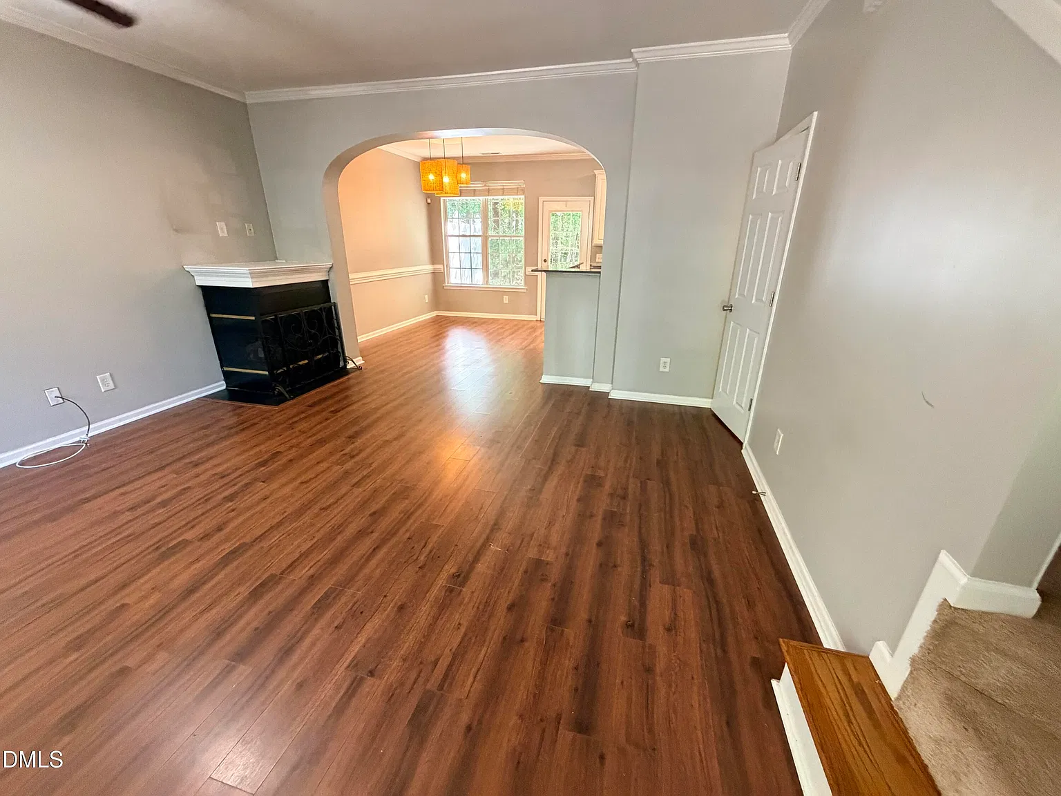 3 bed, 2.5 bath, 1305 sqft, $1,795 — Photo 2