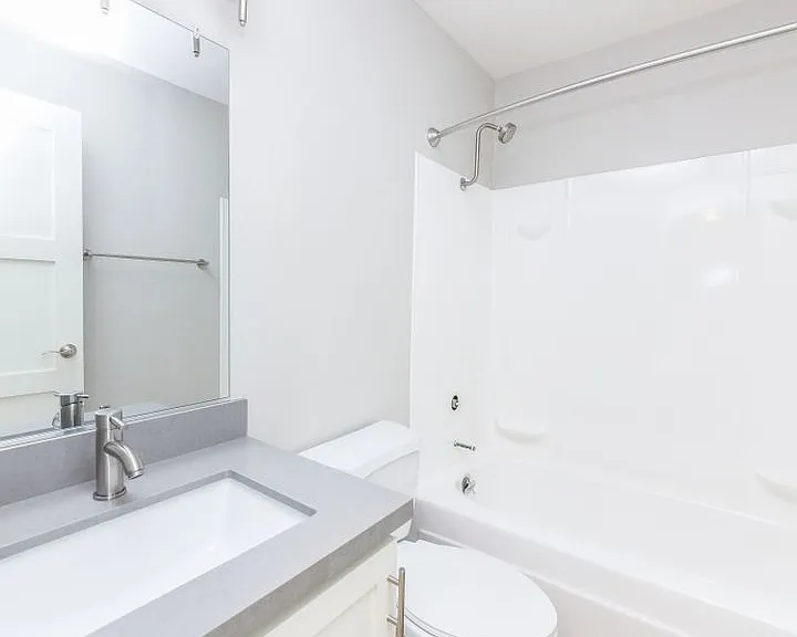 Poets Corner Apartments — Photo 27