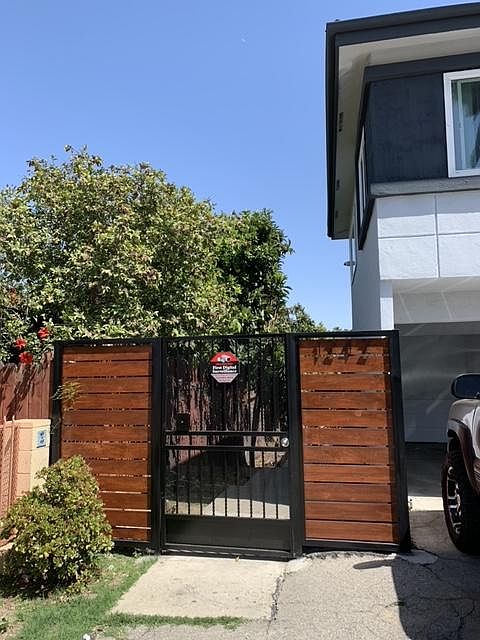SECURED 24HR CCTV GATED BUILDING