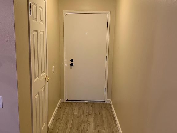 5th image of 802 Woodside Ln E Unit 7
