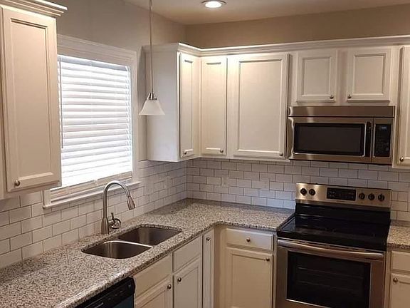 2nd image of 2867 Findley Ave