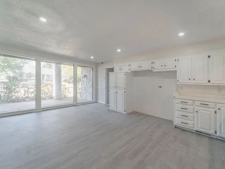 3120 Shadybrook Dr — Photo 28