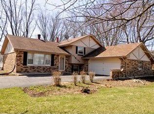 27W193 Knoch Knolls Rd, Naperville, IL 60565