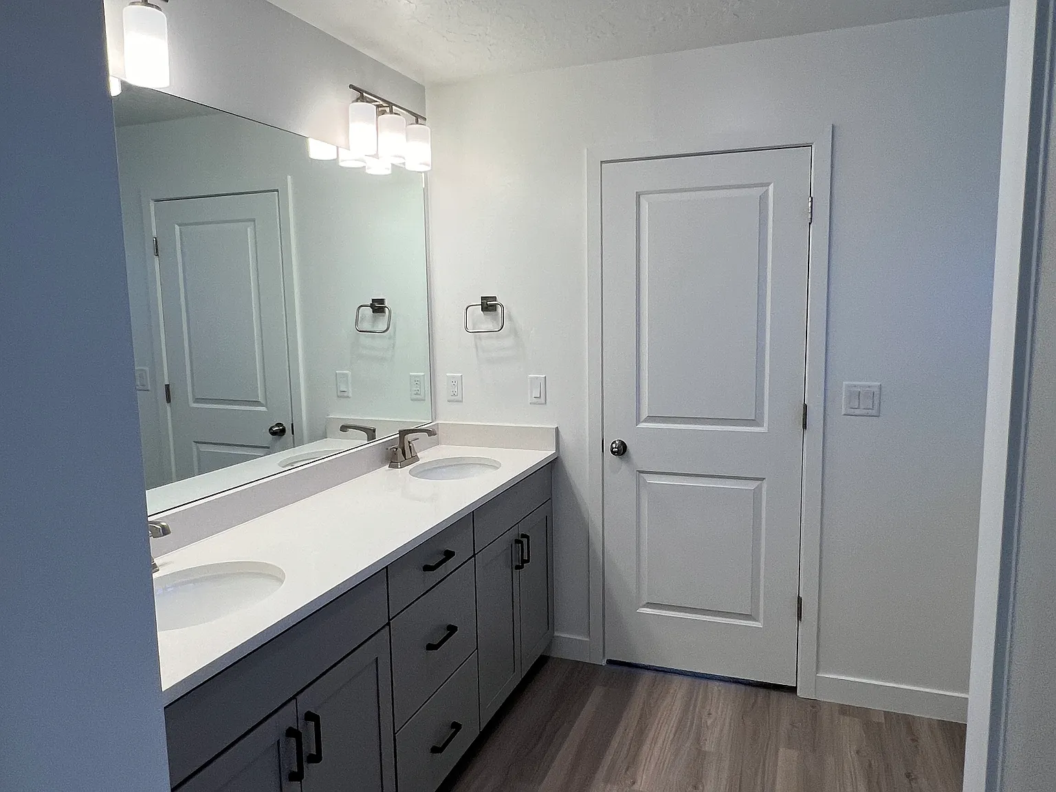 71 E Meandering Way — Photo 1
