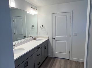 71 E Meandering Way, Saratoga Springs, UT 84045