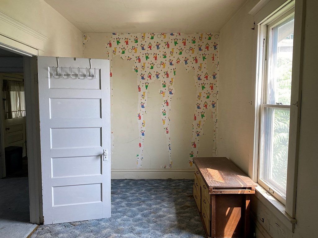 c. 1916 Fixer Upper in McMechen, WV. 59,500 Sold Old Houses Under