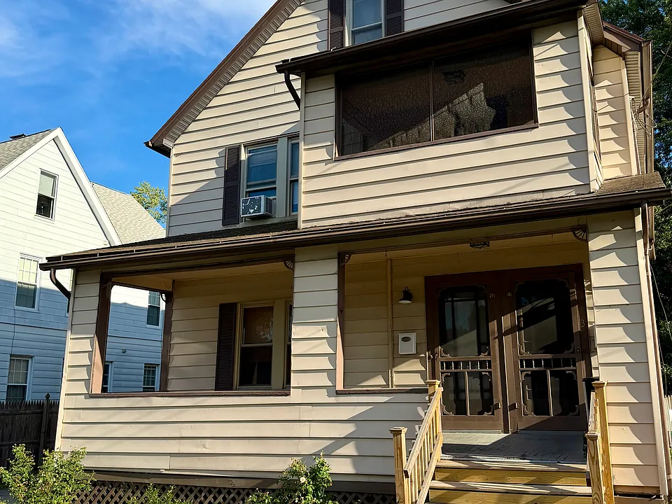 37 Angeline St #37