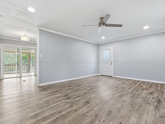 5th image of 1129 4th St NW