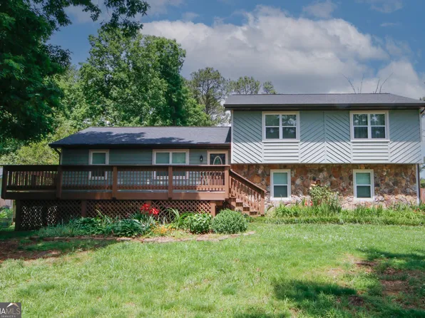 1366 Raintree Dr, Snellville, GA 30078