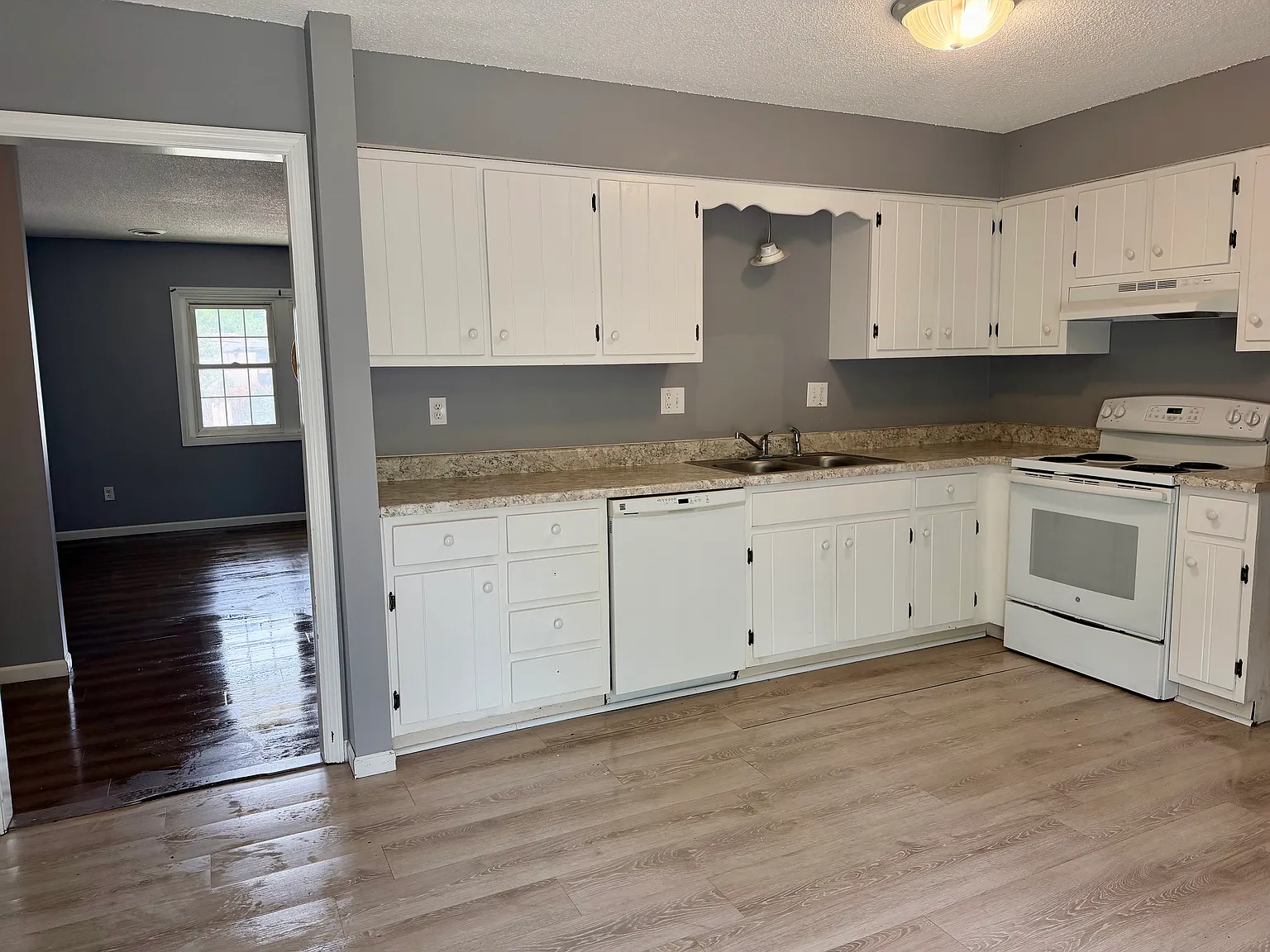 2 bed, 800 sqft, $900 — Photo 3