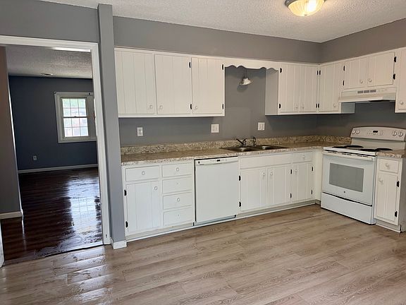 3rd image of 2811 Monmouth Ct APT B