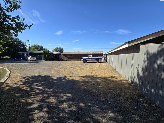 5th image of 24524 S Oak St