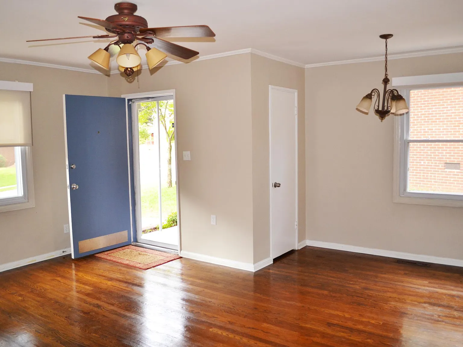 3 bed, 1040 sqft, $1,800 — Photo 4
