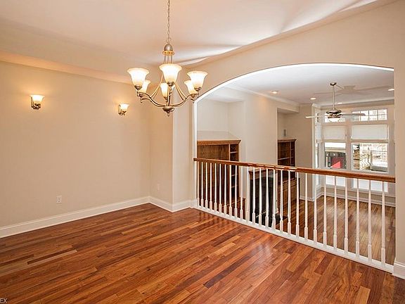 5th image of 2415 Derbyshire Ct