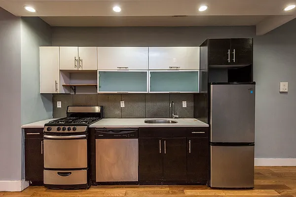 Rented by Nooklyn NYC LLC | media 53