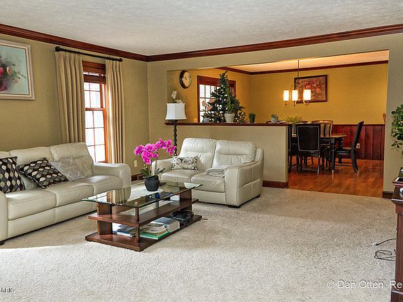3rd image of 2054 Wilmont Dr SE