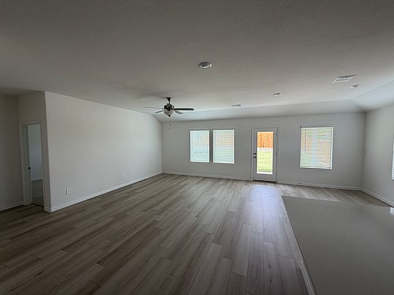 2nd image of 2203 Rannoch St