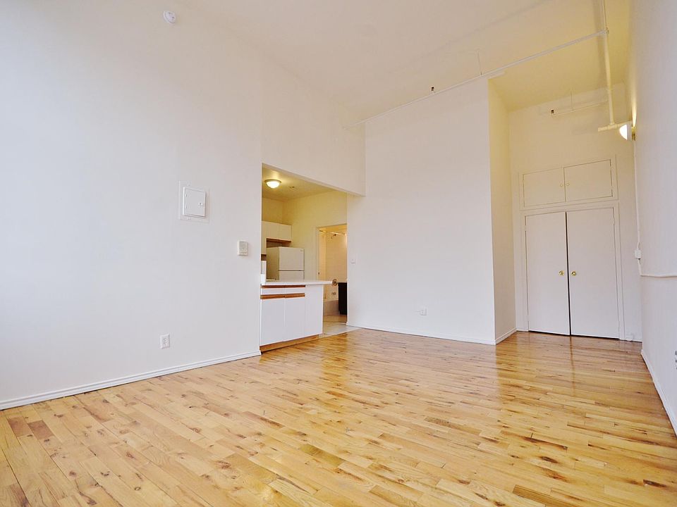 2nd image of 162 McLean Ave APT 3H