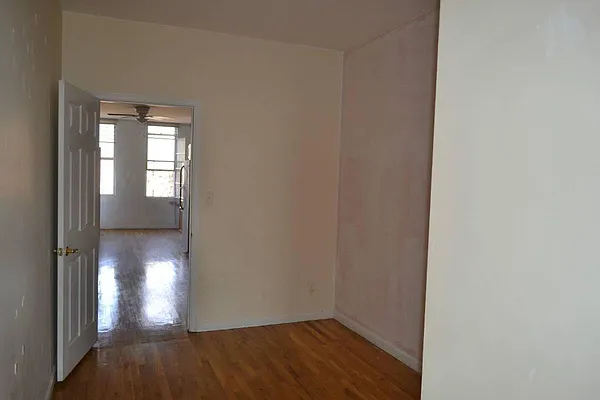 Rented by Loom Group | media 33