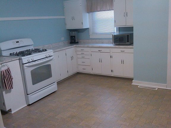 2nd image of 505 N Main St