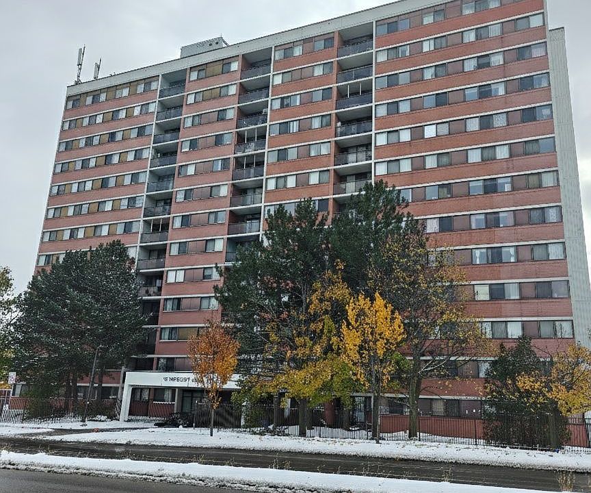 1st image of 10 Tapscott Rd #1210