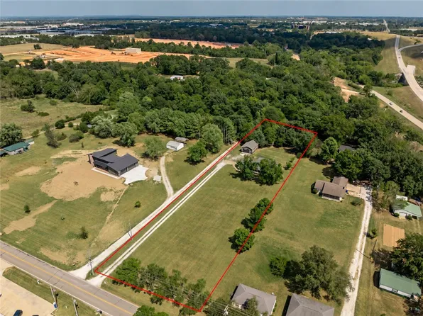 809 Spring Creek Rd, Lowell, AR 72745