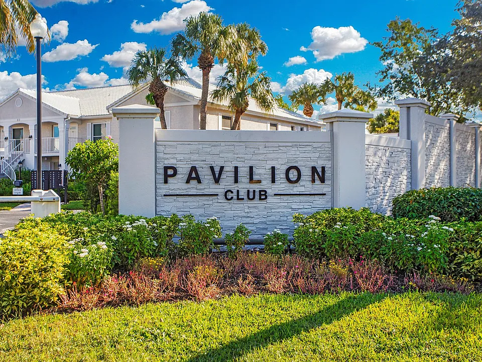 202-840 Gulf Pavilion Dr #202
