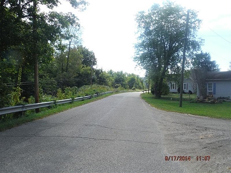 2nd image of 16353 Main St