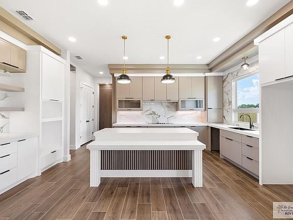 2nd image of 2618 Julian St #5