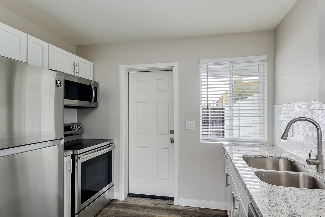 1 bed, 550 sqft, $1,200 — Photo 4