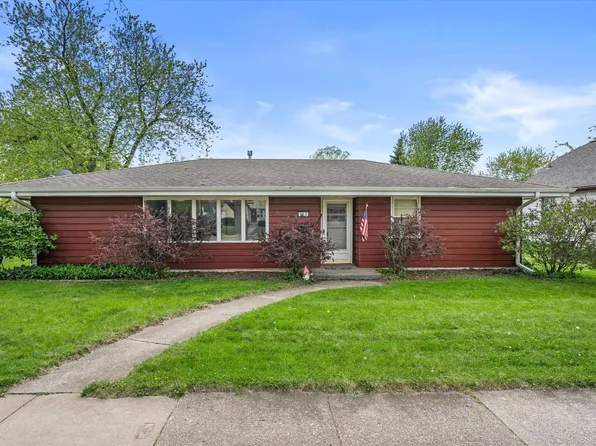 916 S Grand AVENUE, Waukesha, WI 53186
