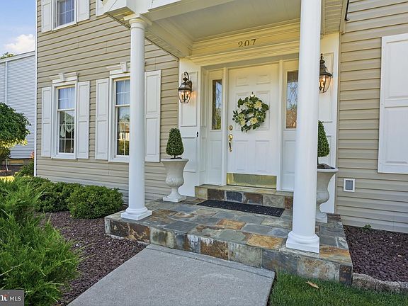 5th image of 207 Forrest Dr