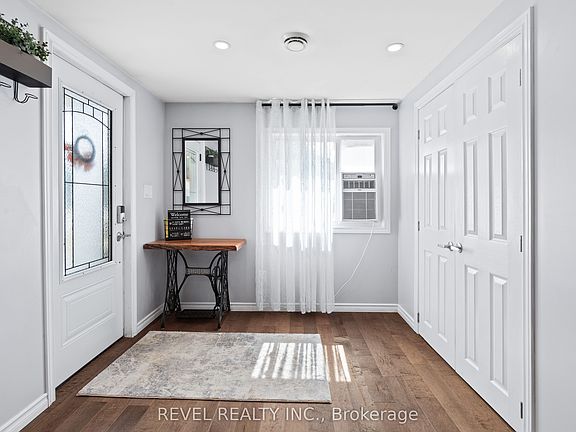 4th image of 411 Long Beach Rd