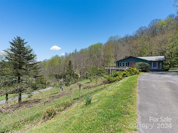 3rd image of 1110 Evergreen Farm Cir