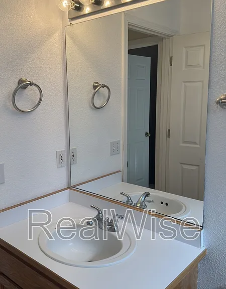 1951 SW Betty Ln — Photo 30