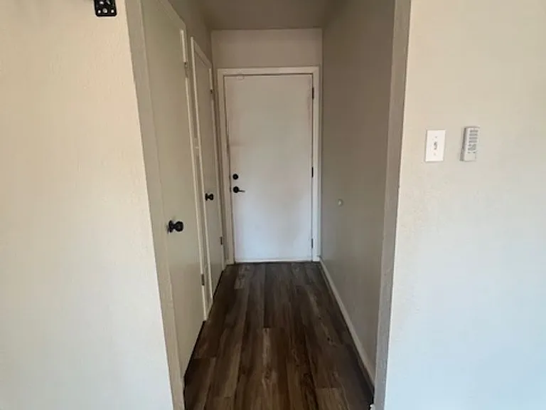 5325 Fairmont St — Photo 3
