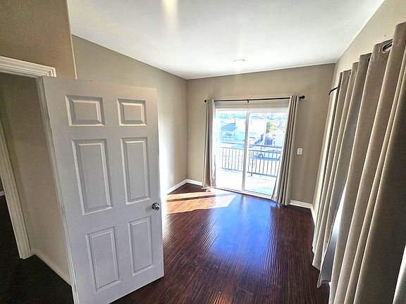 3rd image of 13721 Yoak St