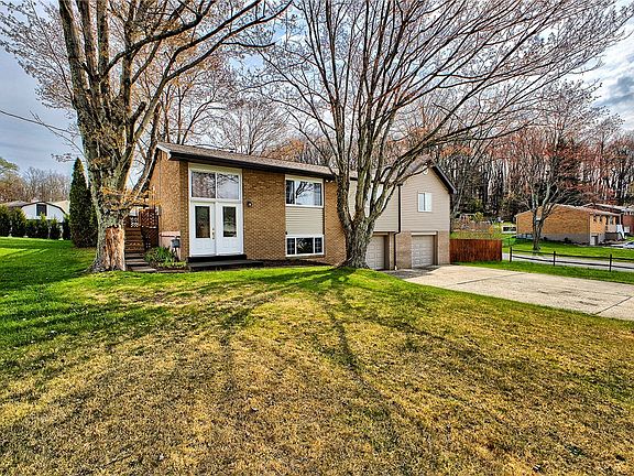 2nd image of 525 Newport Dr