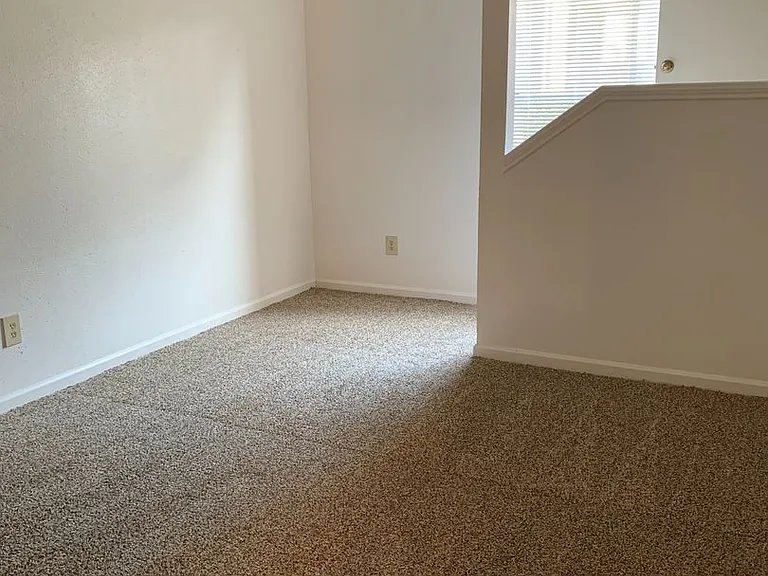 Emerald Cove Apartments — Photo 156
