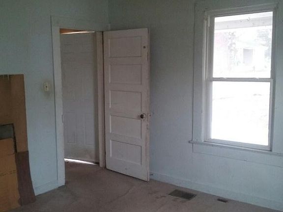 5th image of 855 Lawsonville Ave