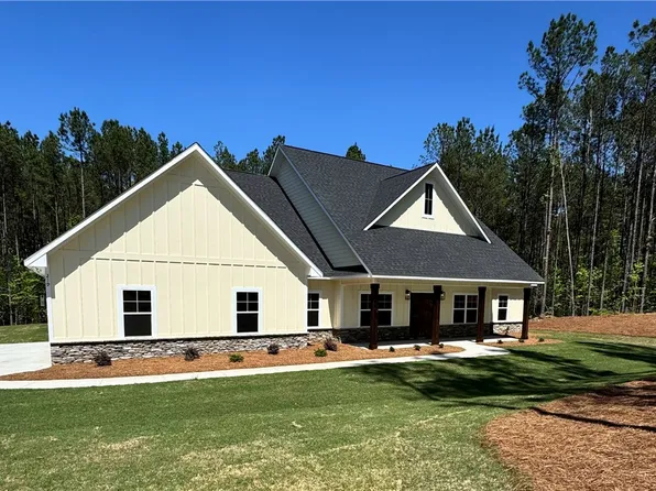 219 Lee Road 334, Salem, AL 36874