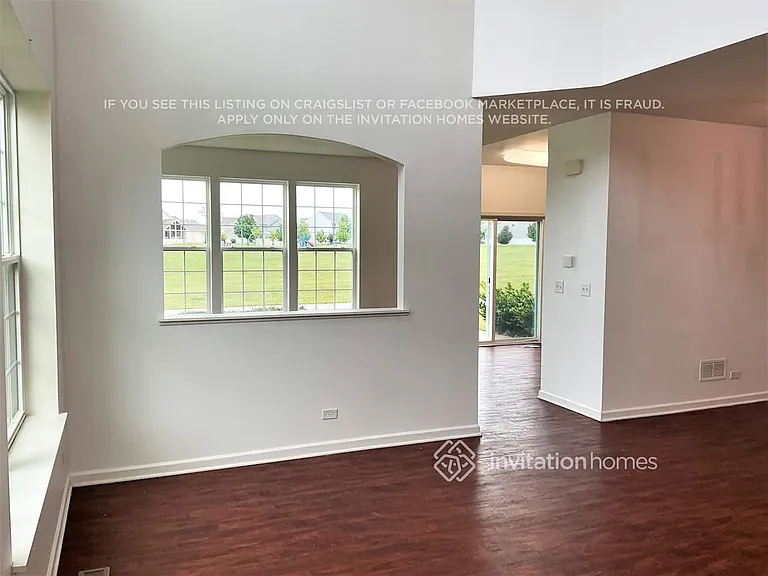 518 Fort Clatsop Ct — Photo 2