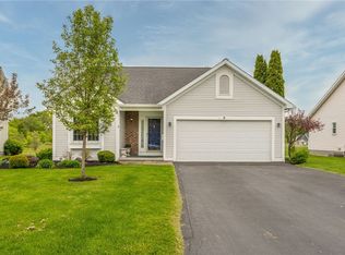 9 Snapdragon Cir, North Chili, NY 14514