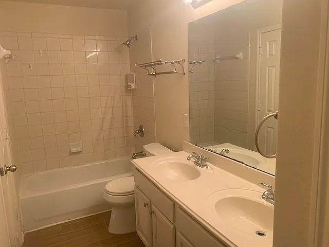 716 Mistymoor Ln — Photo 10