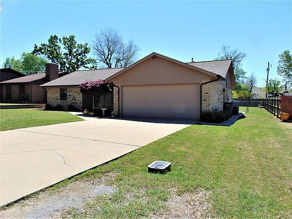 2nd image of 603 NW 10th St