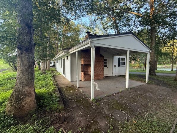 615 Lakeside Dr